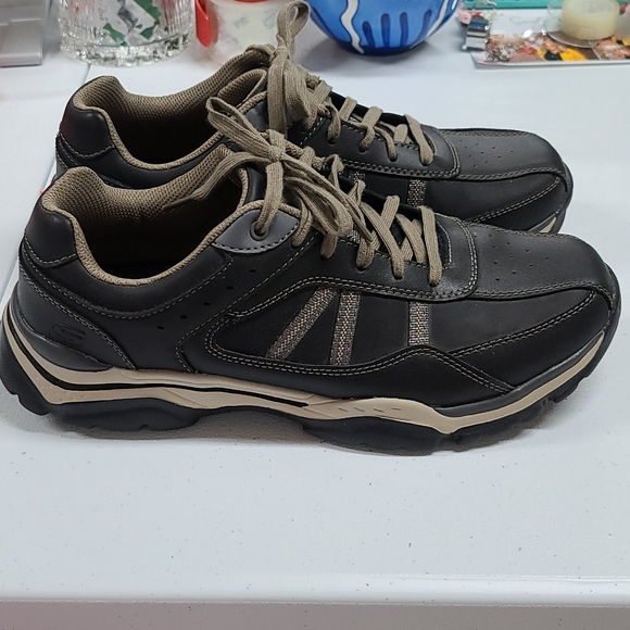 Skechers relaxed fit air-cooled sneakers